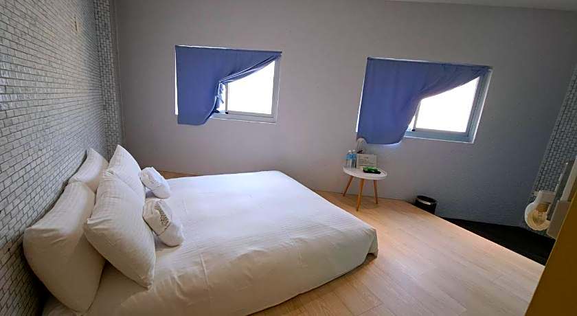 The Retro Tai-Pan 2