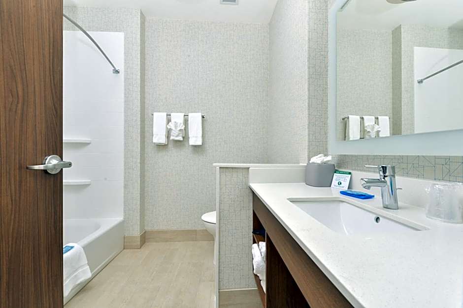 Holiday Inn Express & Suites - Chadron By IHG