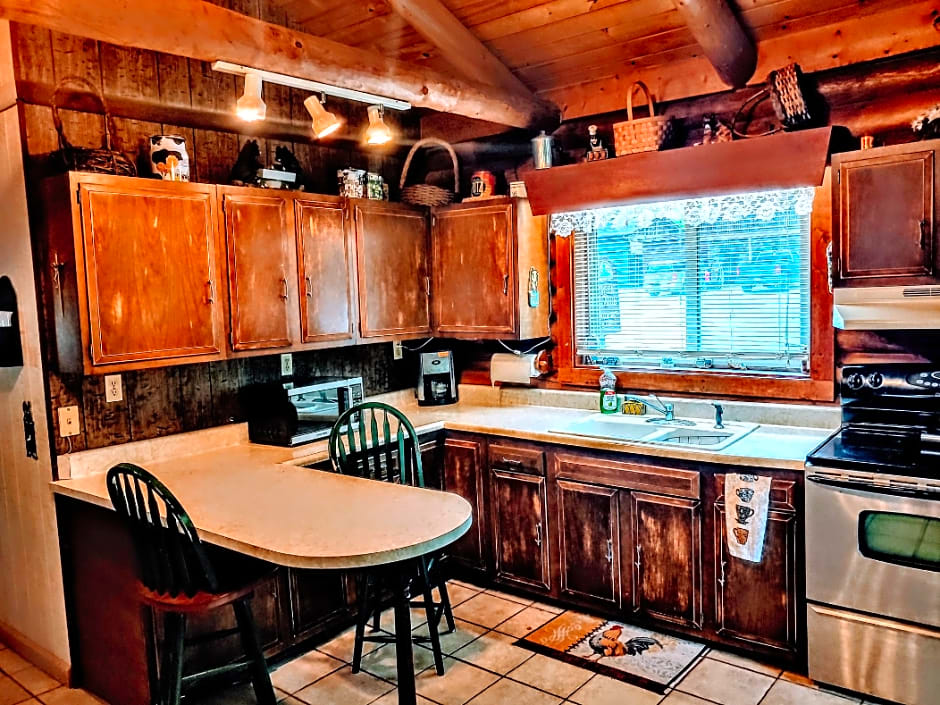Deep Creek Lodge 