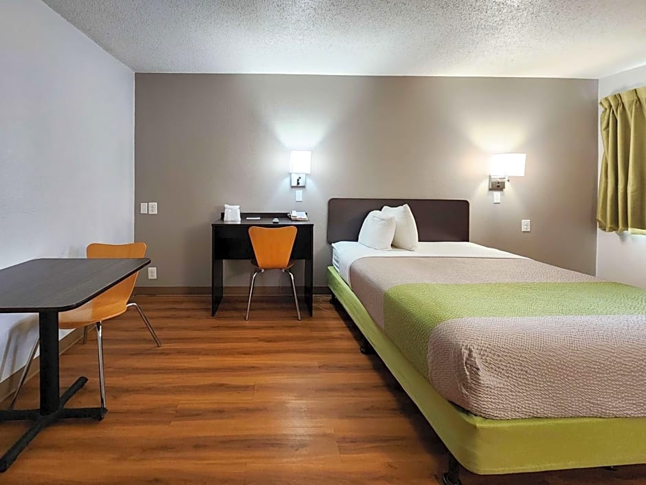 Motel 6-Baytown, TX - Baytown East