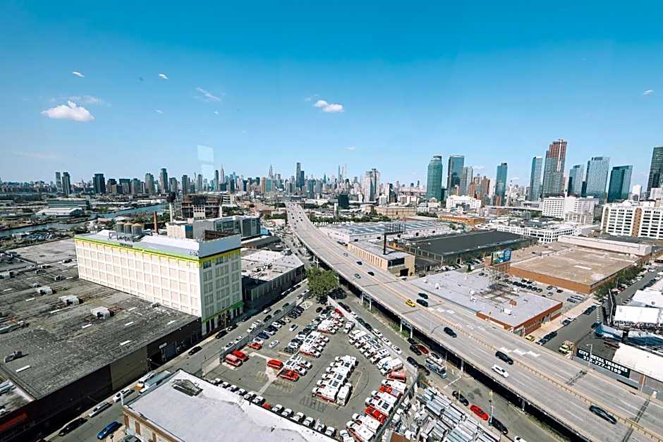 Holiday Inn Express Long Island City E New York By IHG