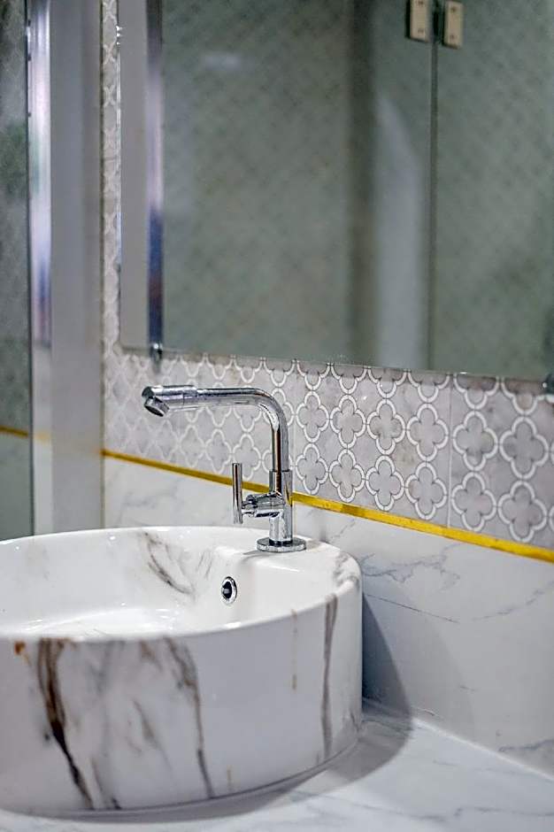 Isara Boutique Hotel and Cafe