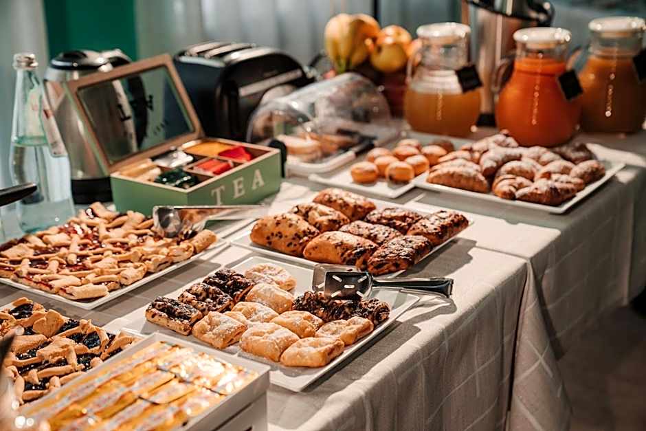 GG8 Restaurant & Hotel