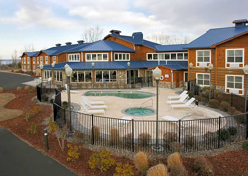 River Lodge and Cabins