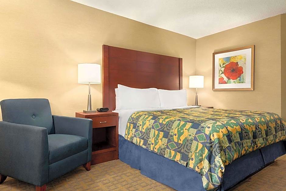 Travelodge by Wyndham Oshawa Whitby