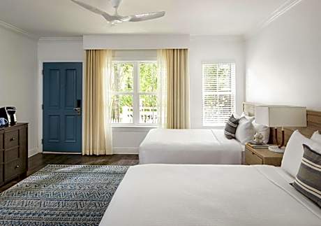 Queen Room with Two Queen Beds and Garden View