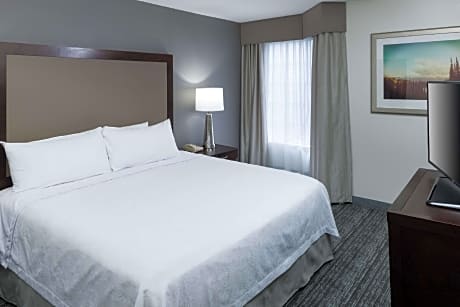 2 Kings 2 Bedroom Suite Non-Smoking