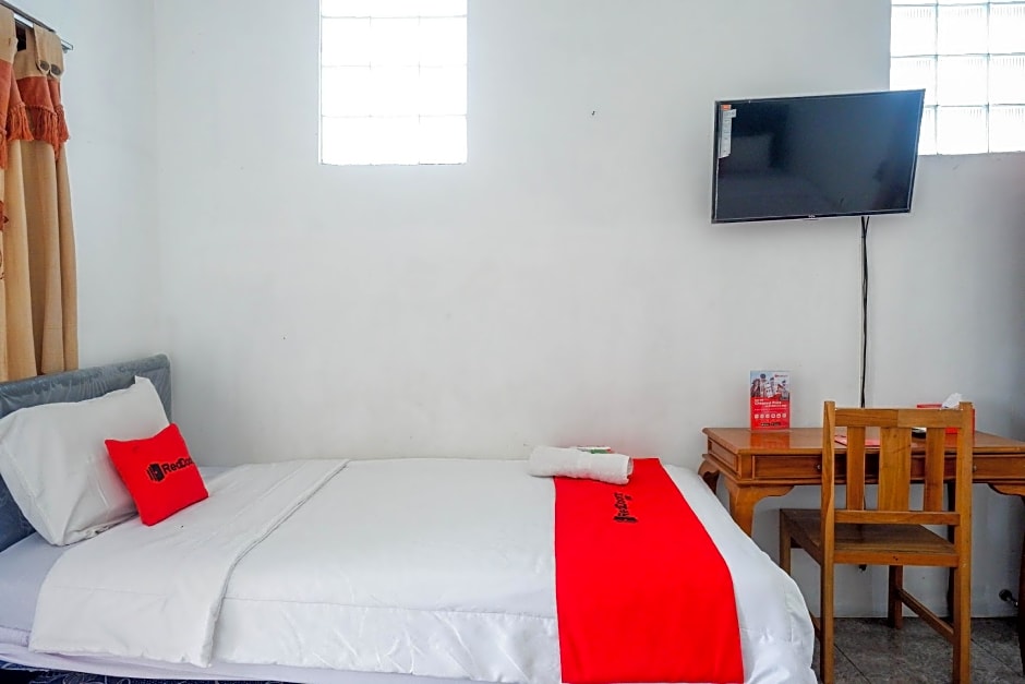 RedDoorz Syariah @ Elga Sastro Inn Malioboro