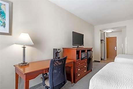 Queen Room with Two Queen Beds - Non-Smoking