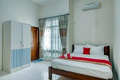 RedDoorz near Universitas Gajah Mada