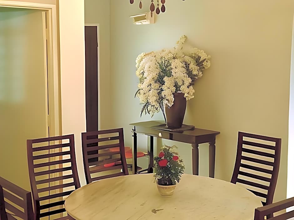 Cameron Pasar Malam Apartment @ Crown Imperial Court