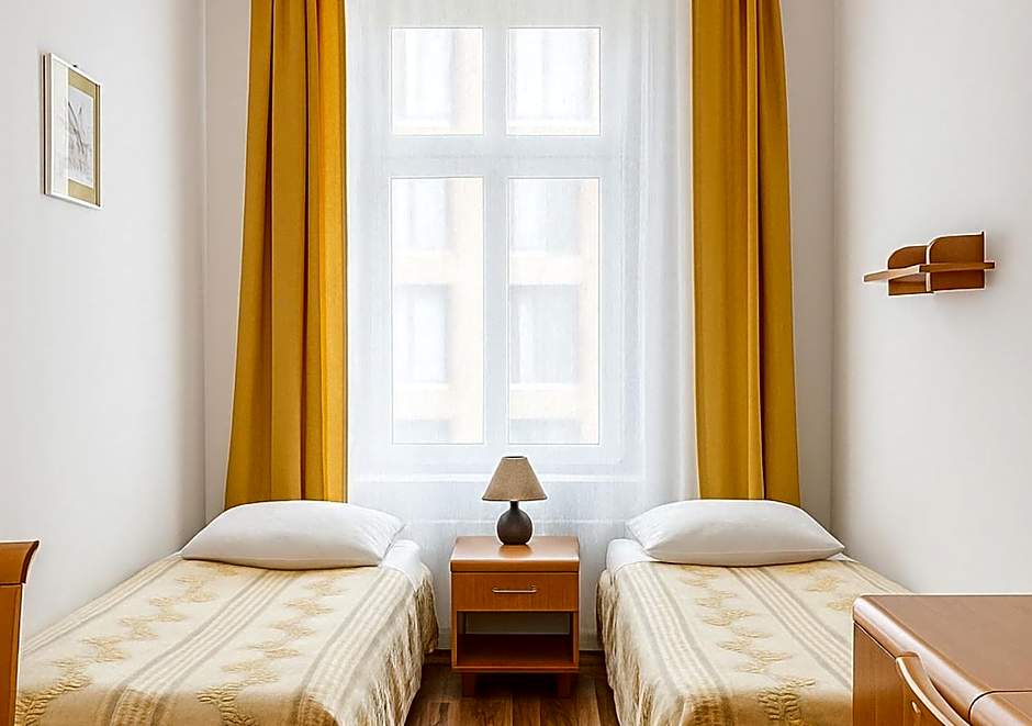 Babel Hostel, Dworzec PKP, Rynek