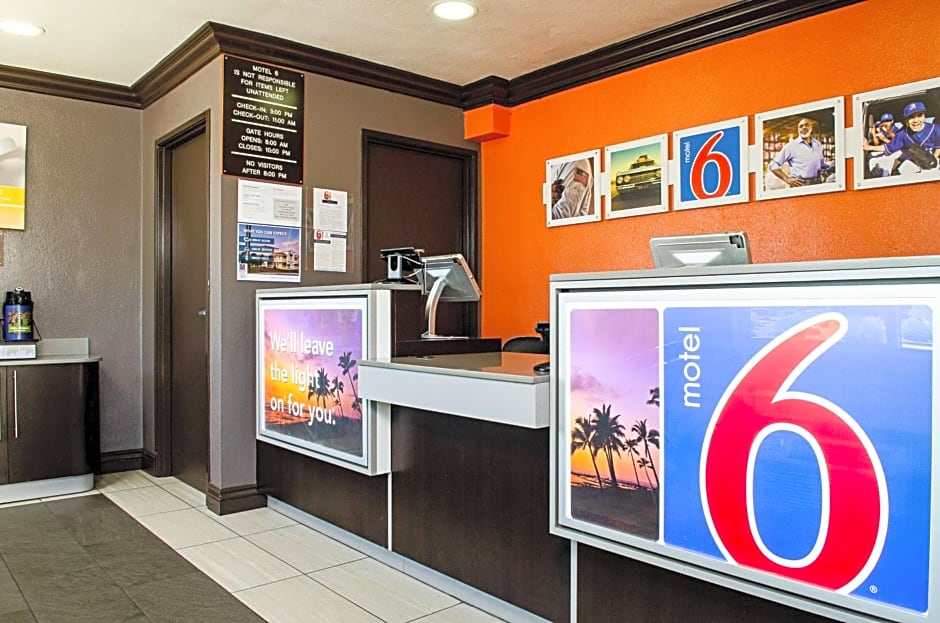 Motel 6-Modesto, CA - Downtown