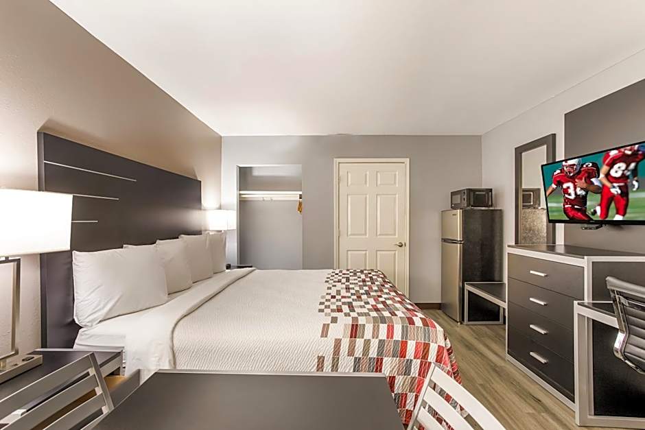 Red Roof Inn & Suites Athens, AL