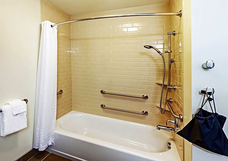 Candlewood Suites Lenexa - Overland Park Area By IHG