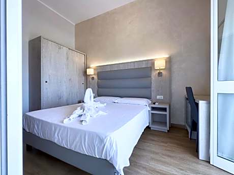 Triple Room with Sea View