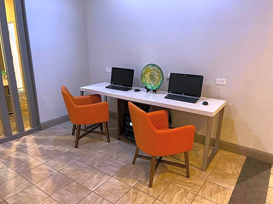 Holiday Inn Express and Suites Montgomery By IHG