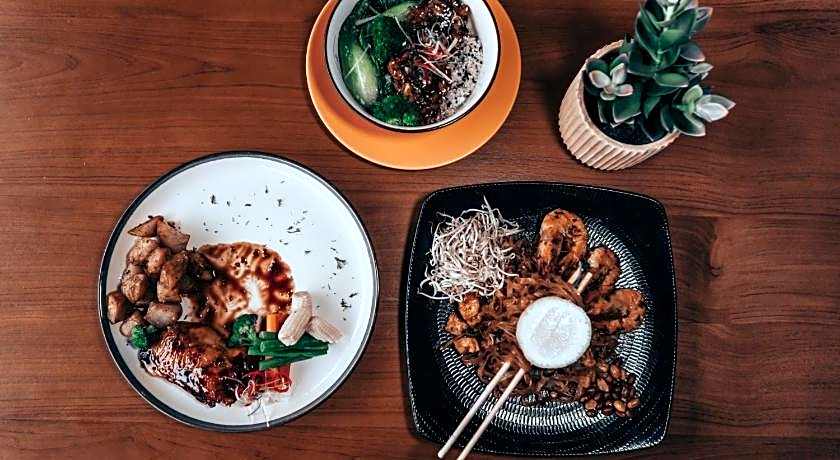 Roomates Surf Camp Canggu by Ini Vie Hospitality