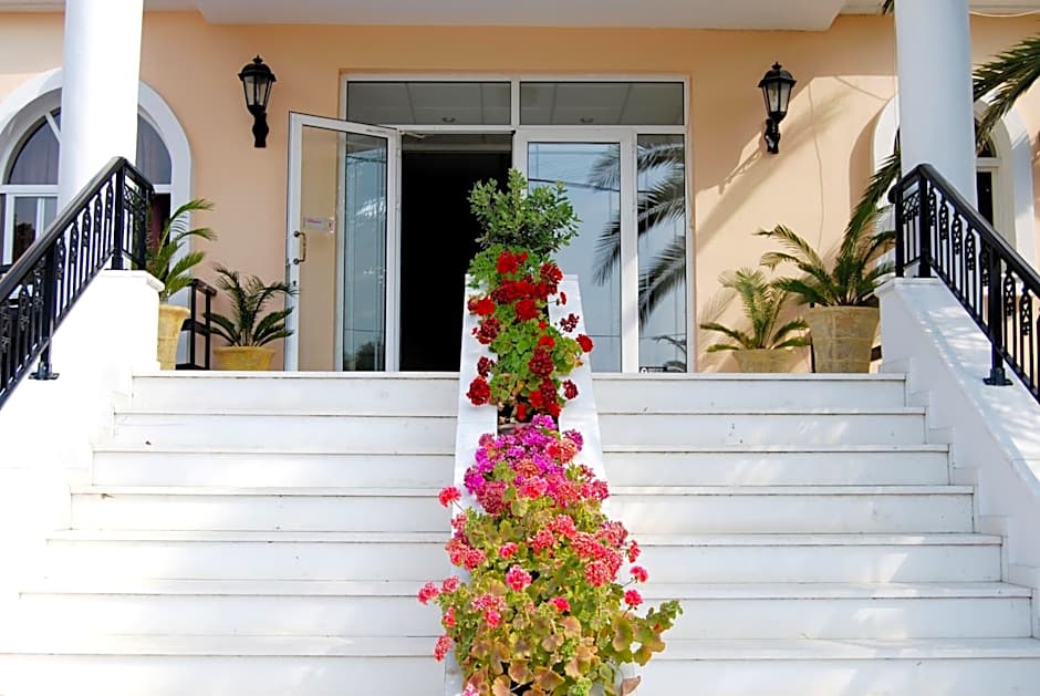 California Beach Hotel - Adults Only