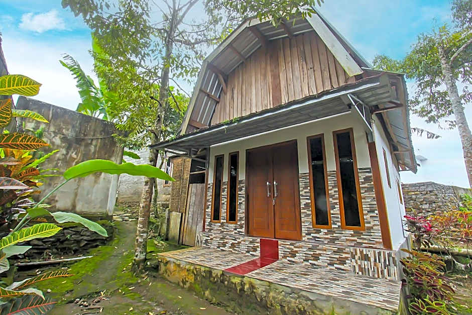 Hotel O Awenk Homestay Near SD Gunung Wakul