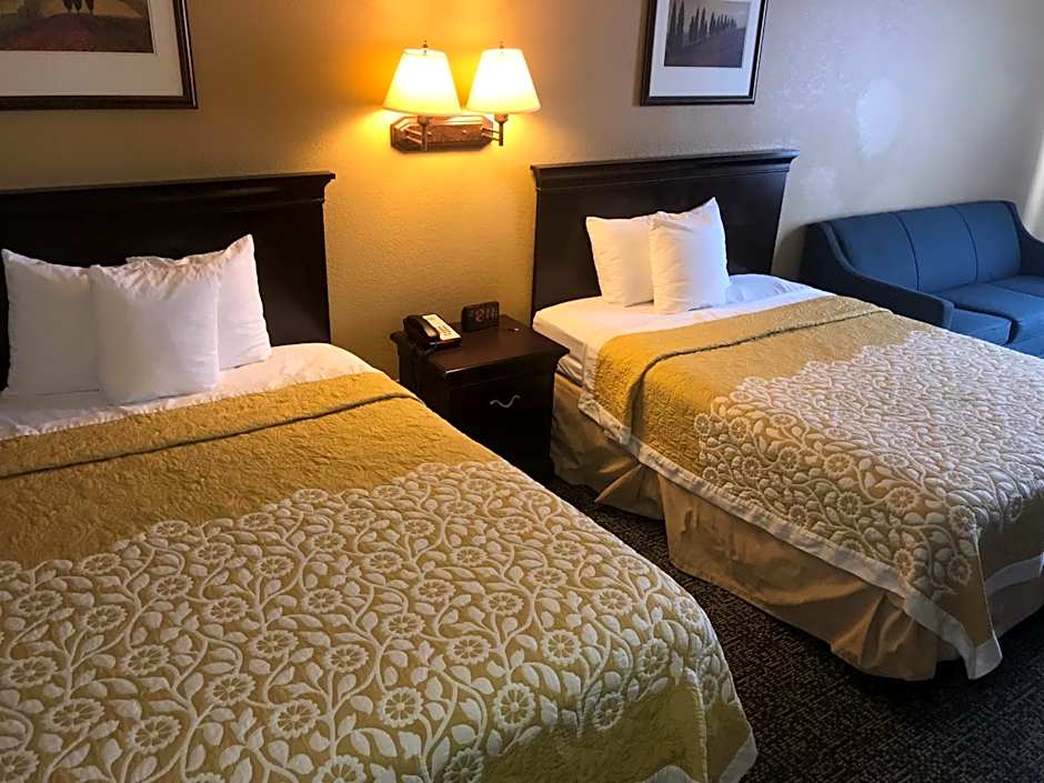 Days Inn & Suites by Wyndham Tucker/Northlake