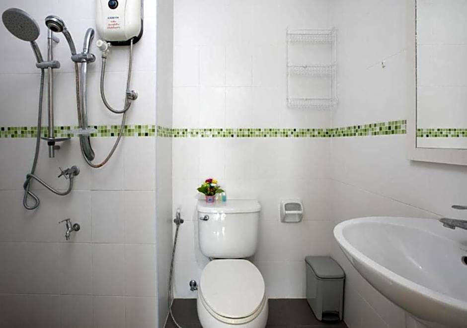 Backpacker Street Airport Place