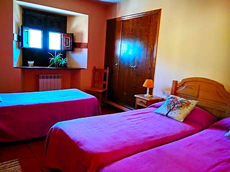 Triple Room with Shared Bathroom