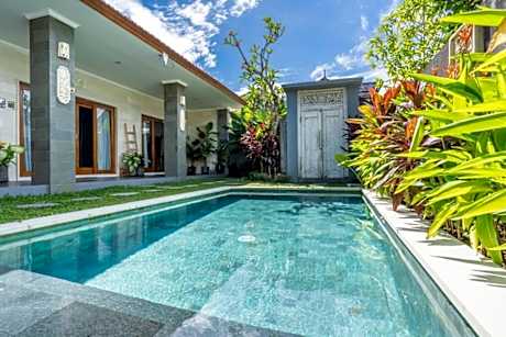 Charming 3 BR villa close Berawa beach