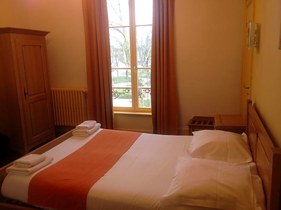 Hotel Couleurs Sud Centre-ville Gare Charleville-Mézières