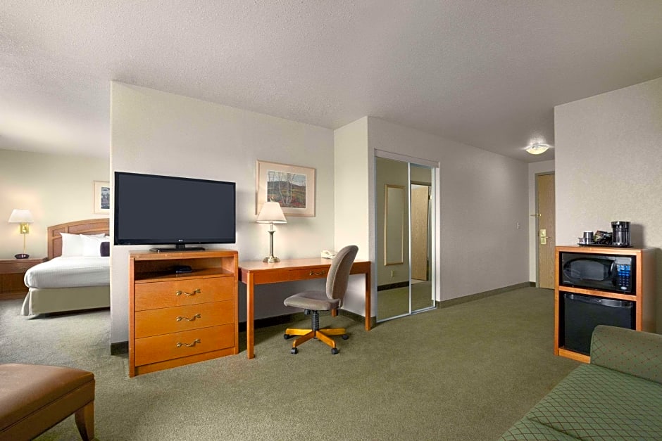 Photo 1 of 1 of 1 Queen Bed, Accessible, Smoking