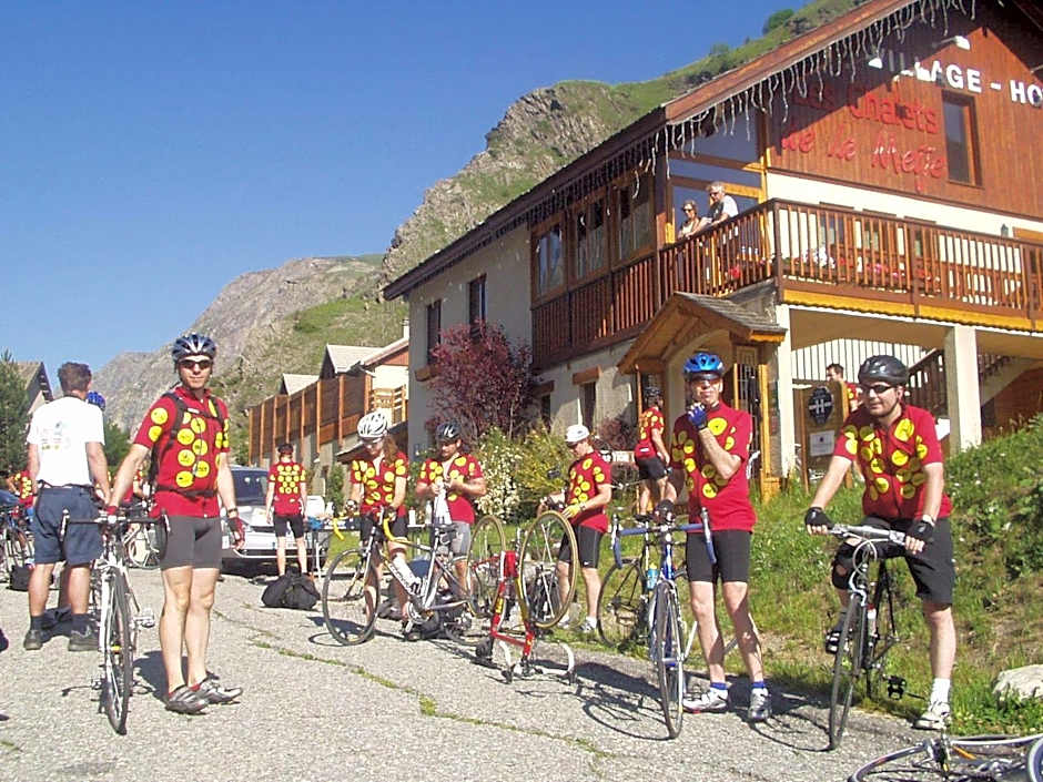 Chez Philippe - Appartements et Chalets - Panoramic Village vue Glaciers