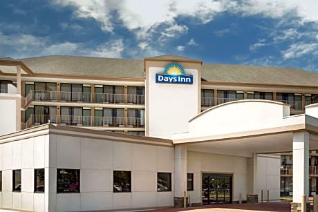 Days Inn by Wyndham Columbus-North Fort Benning