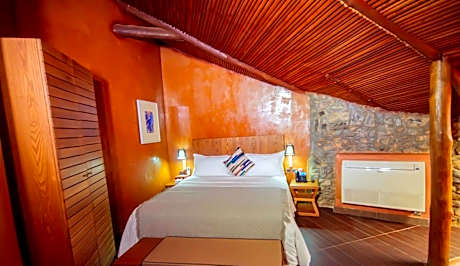 Trois Ore Residences & Green Earth Bistro