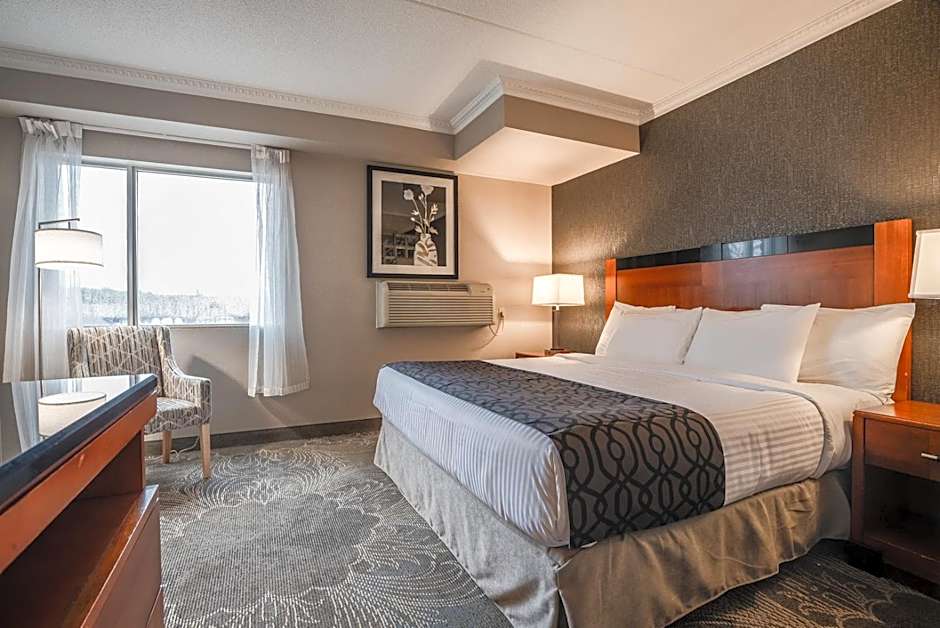 Monte Carlo Inn Barrie