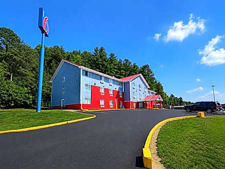 Motel 6 Morehead, KY