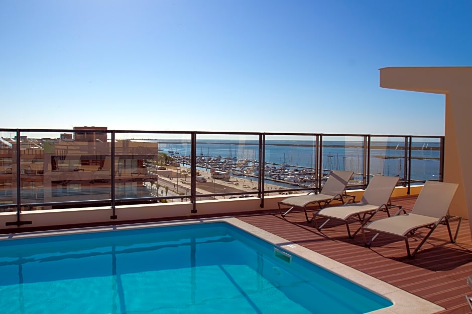 Real Marina Residence