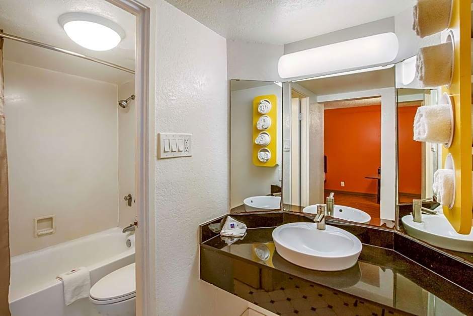 Motel 6 Euless - DFW West