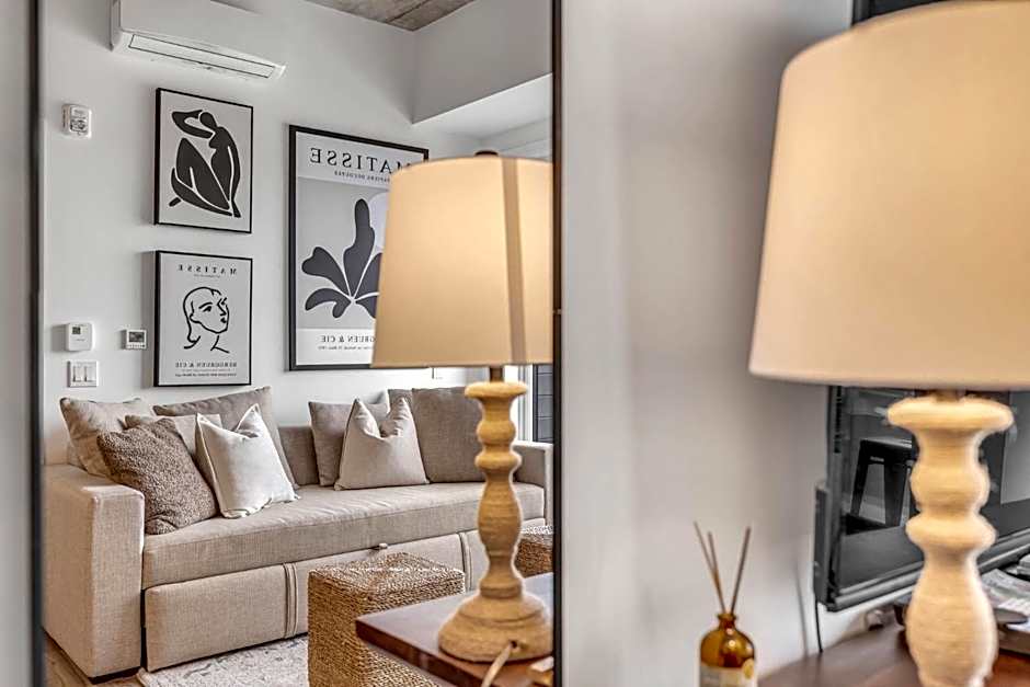 Initial-Matisse- Quebec-parking and pool