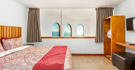 One-Bedroom Ocean Front Villa 2nd Floor