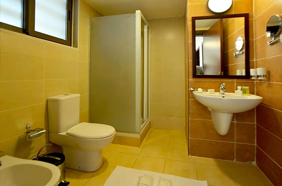 Public Security Hotel & Chalets