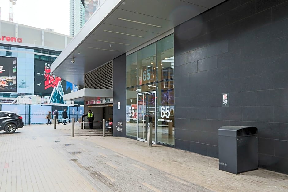 MiCasa Suites - Stylish Condo in Maple Leaf Square