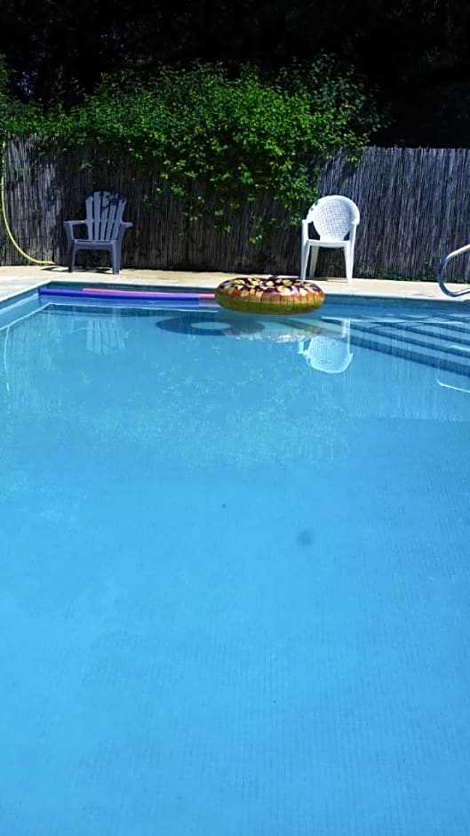 Mas Grimaud - Gîte- Studio et chambres d'hôtes familiales