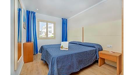 ONE BEDROOM APARTMENT BALCONY 1 ADULT+ 2 CHILDREN