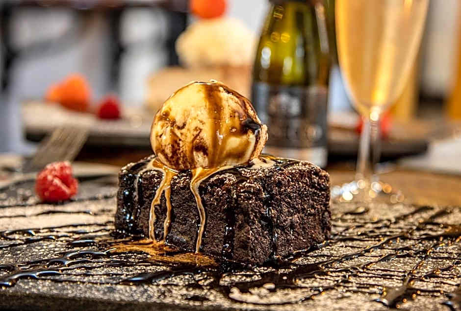 The Strawbury Duck Inn