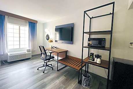 Double Room with Two Double Beds - Disability Access