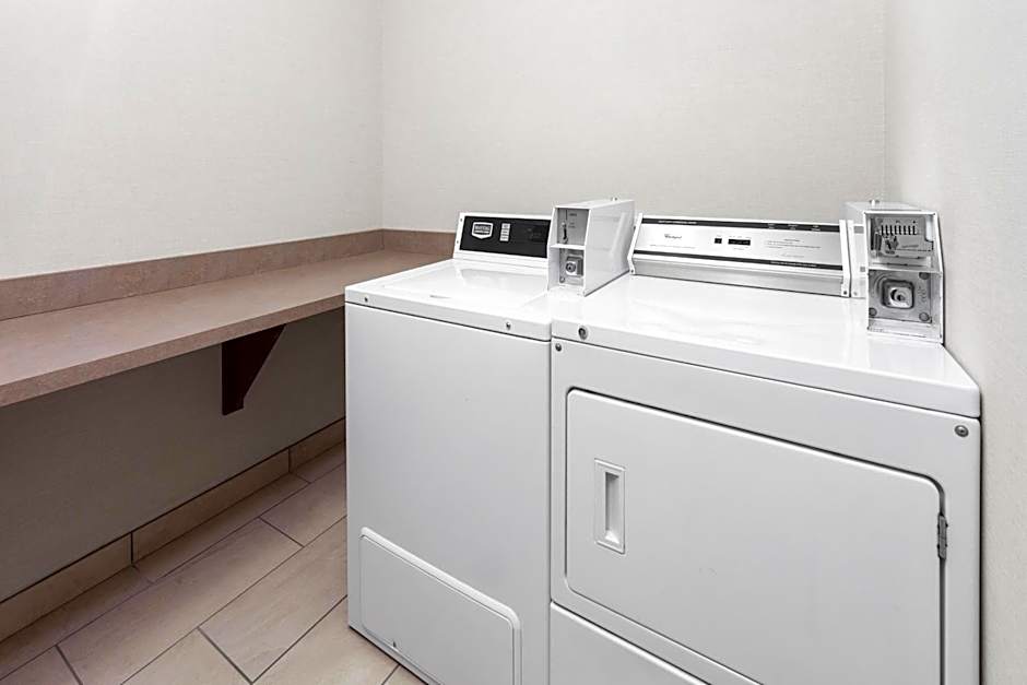 Hampton Inn & Suites Alexandria
