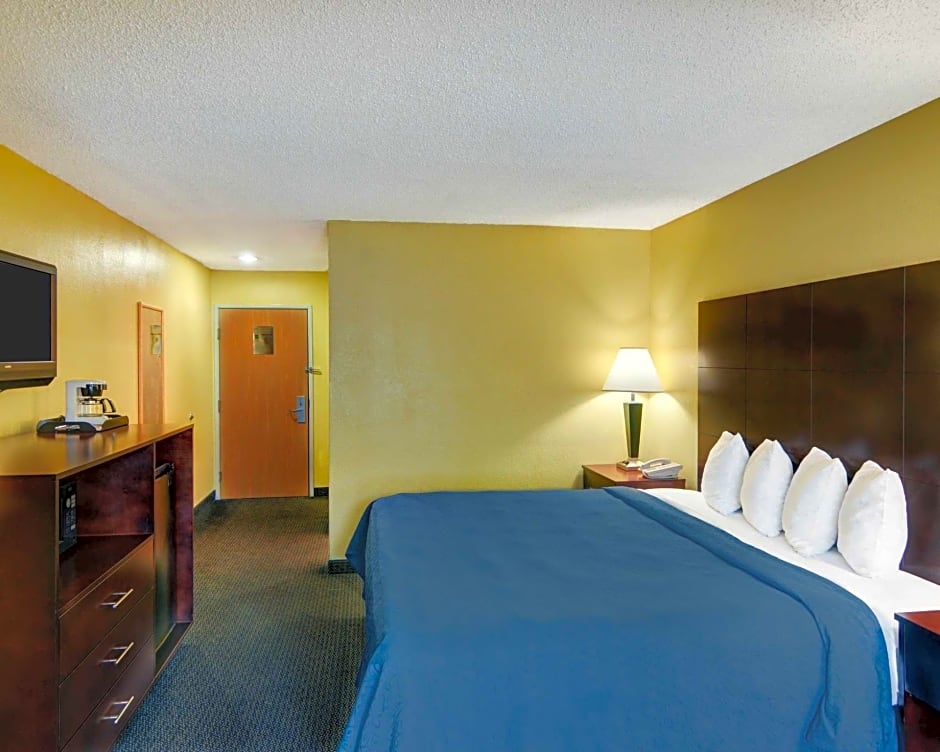 Quality Inn & Suites Grand Prairie