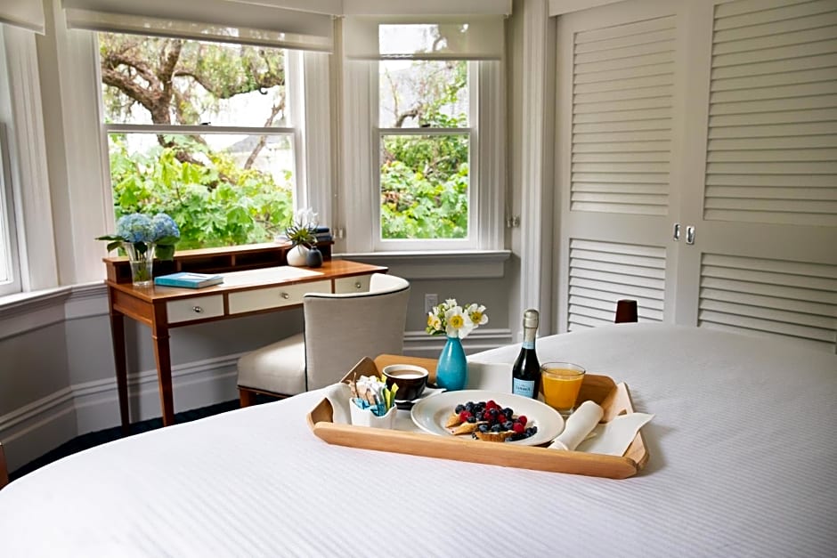 Casa Madrona Hotel And Spa