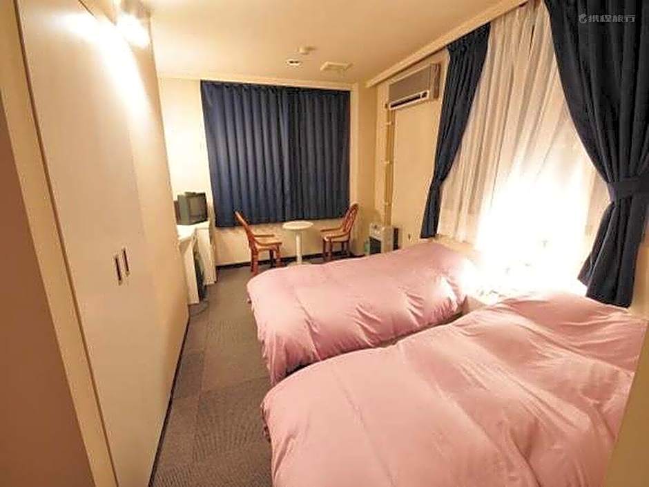 Hotel Justice - Ski IN Ski OUT - Private bathroom, next to the ski lift station