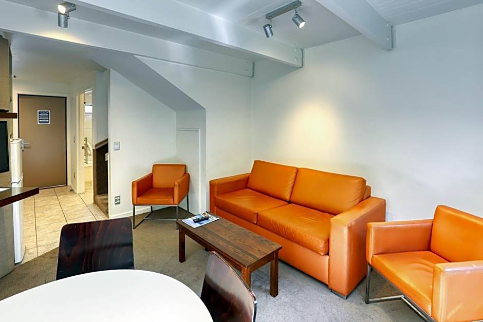 Garden Court Suites & Apartments